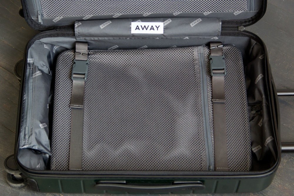 chiến dịch D2C của Away 